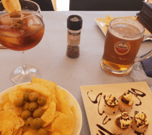 Mesa con comida